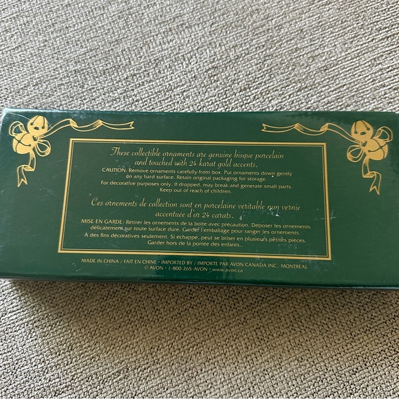 Vintage Avon Porcelain Ornament Trio, 24 K Gold Accents, Christmas Ornaments. - Picture 3 of 4